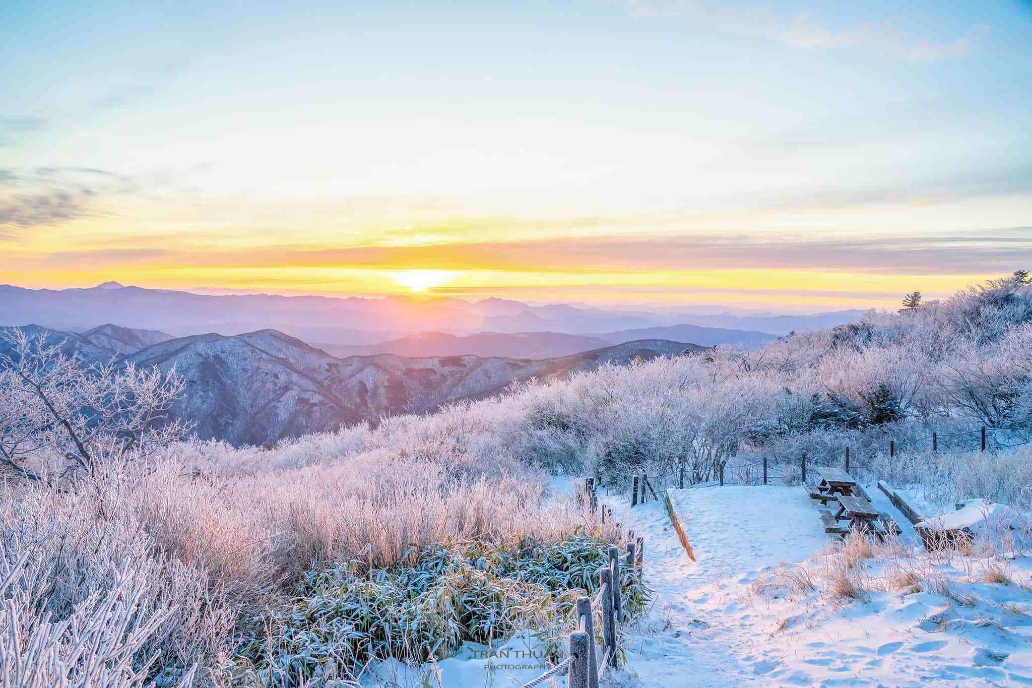 254980855 270352355030250 2909168417929692747 n 1 Tuyết rơi trên ngọn núi 덕유산 ❄️