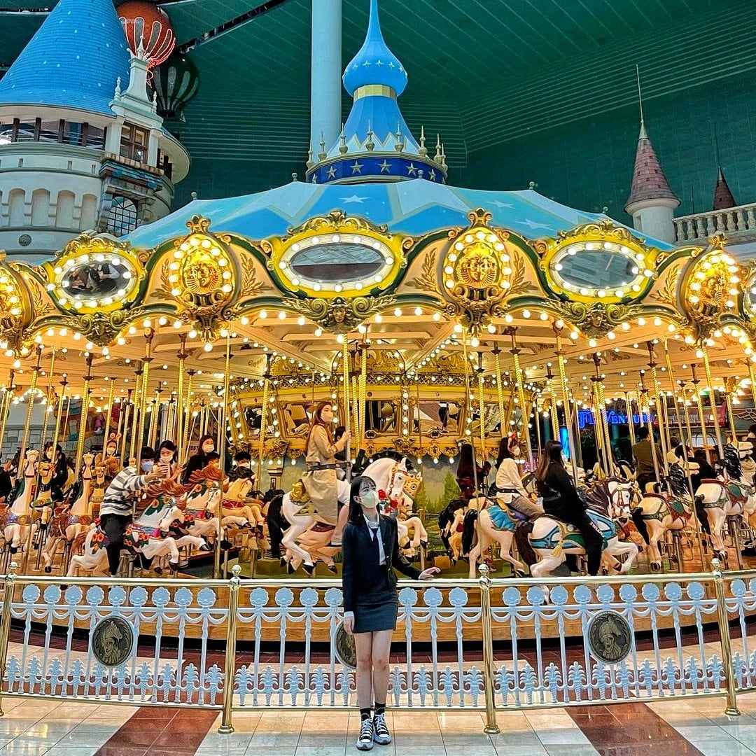 260995122 192311783097871 7433889379498461815 n 1 LOTTE WORLD