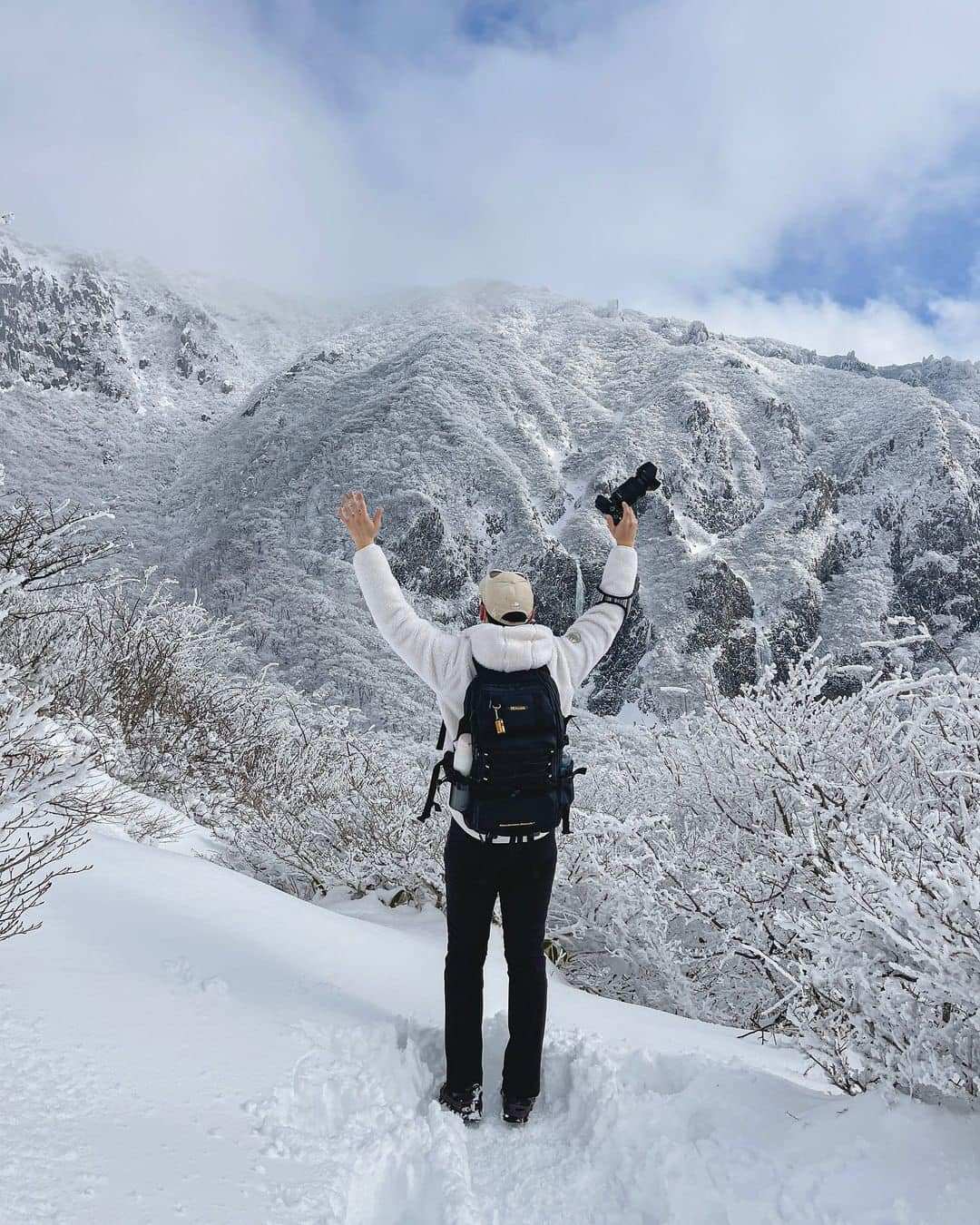 271994250 310444967687655 5535611404344960667 n 1 Núi Hallasan, Jeju đẹp hùng vĩ trong tuyết