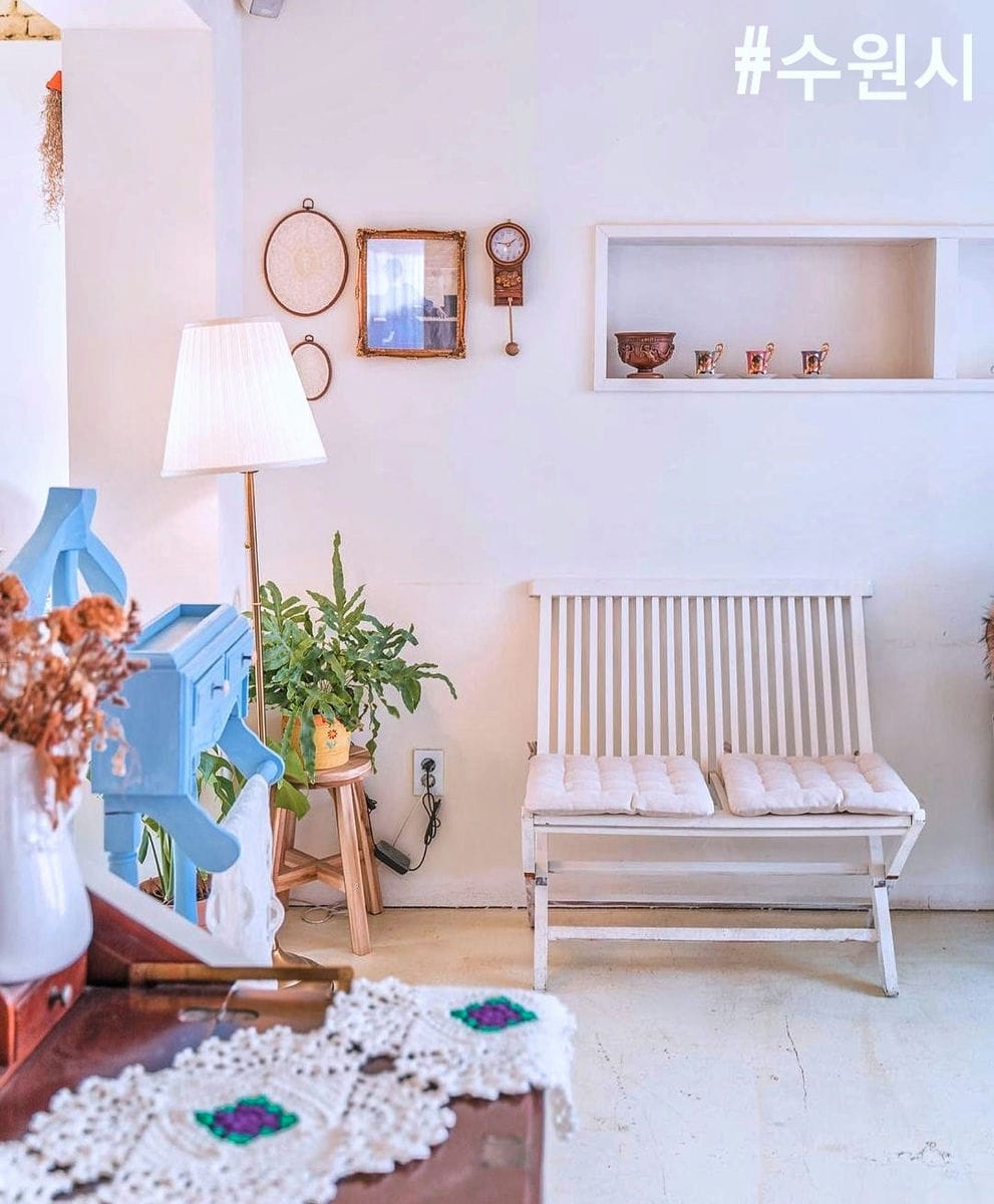 274209337 245652611097121 6207993581647779403 n 1 Quán cà phê vintage cực Âu giữa lòng Suwon