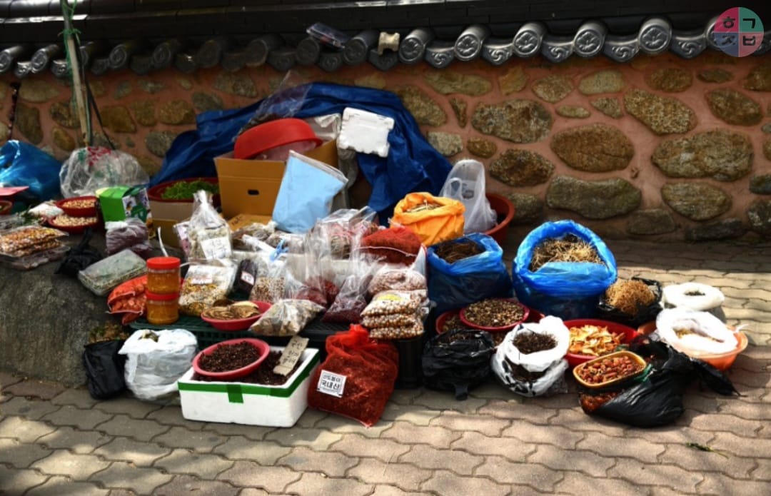 277527011 10158776279015878 3199587874567277961 n 1 Chợ Hwagae (화개장터), huyện Hadong, tỉnh Gyeongnam, một trong những chợ truyền thống lâu đời nhất ở Hàn Quốc