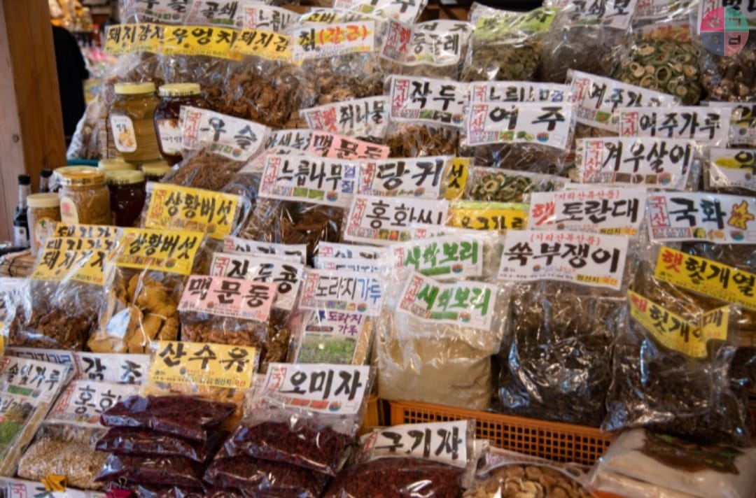 277554235 10158776278795878 149659974000822335 n 1 Chợ Hwagae (화개장터), huyện Hadong, tỉnh Gyeongnam, một trong những chợ truyền thống lâu đời nhất ở Hàn Quốc