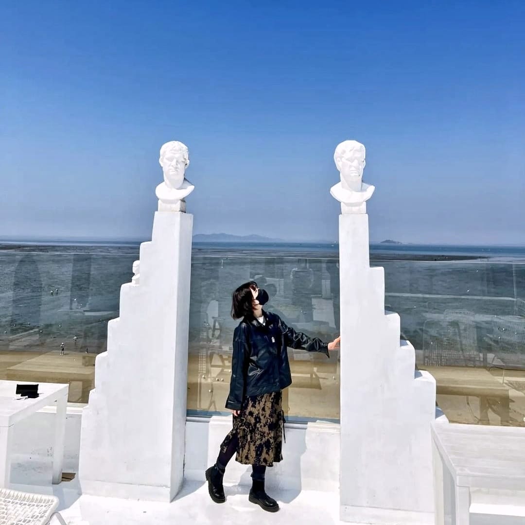 277758916 275145041481211 8062243188632610646 n 1 Honey Beach quán cà phê view biển đậm phong cách Tropical