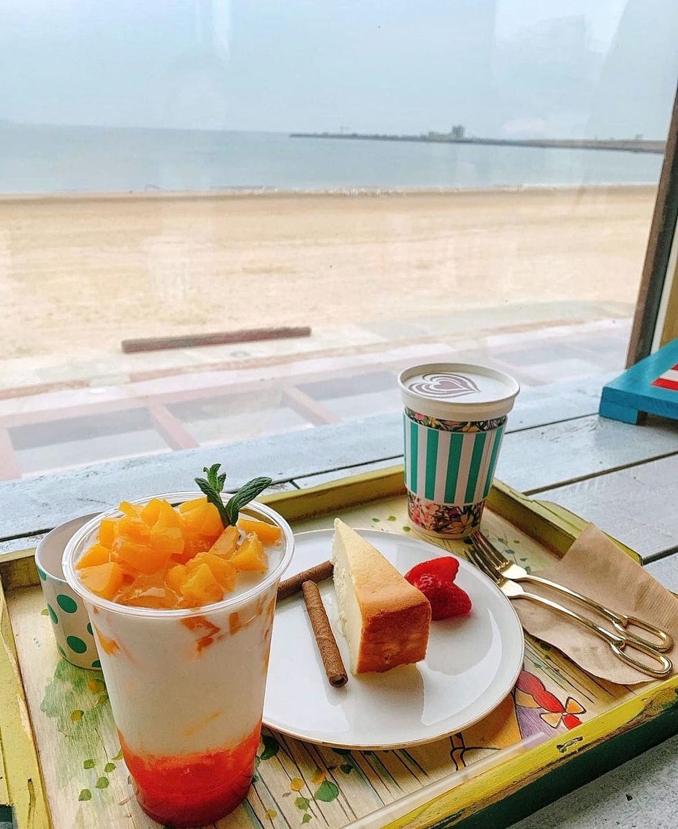 277774552 275145091481206 8237426079722613401 n 1 Honey Beach quán cà phê view biển đậm phong cách Tropical