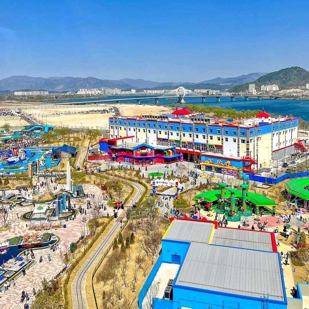 279791308 294419706220411 5693976741072415946 n 2 Khu vui chơi phong cách Lego tại ChunCheon