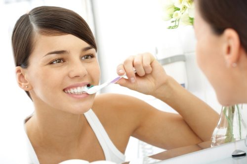 ranmienh1 1 7 SAI LẦM NGHIÊM TRỌNG TRONG CÁCH CHĂM SÓC RĂNG MIỆNG HÀNG NGÀY